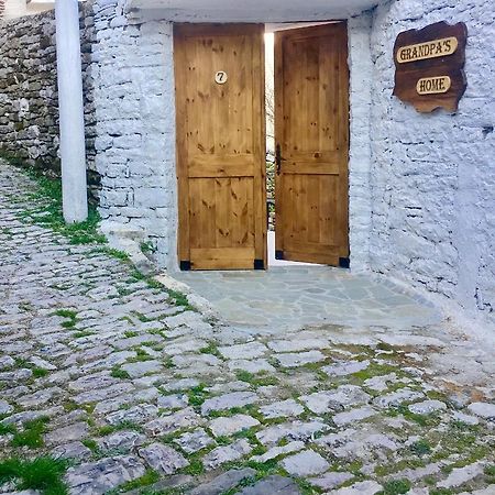 Grandpa'S Home Gjirokastra Kültér fotó